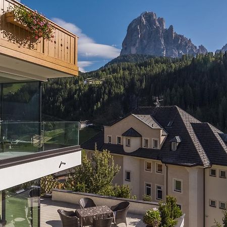 Hotel Garni Gardena - Appartments Santa Cristina Val Gardena Екстериор снимка