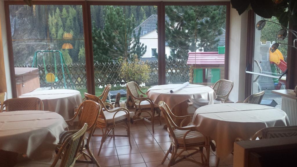 Hotel Garni Gardena - Appartments Santa Cristina Val Gardena Екстериор снимка
