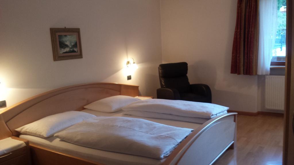 Hotel Garni Gardena - Appartments Santa Cristina Val Gardena Стая снимка