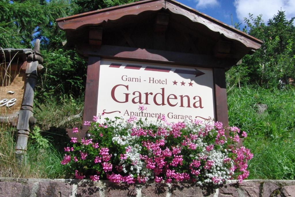 Hotel Garni Gardena - Appartments Santa Cristina Val Gardena Екстериор снимка