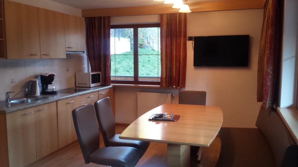 Hotel Garni Gardena - Appartments Santa Cristina Val Gardena Стая снимка