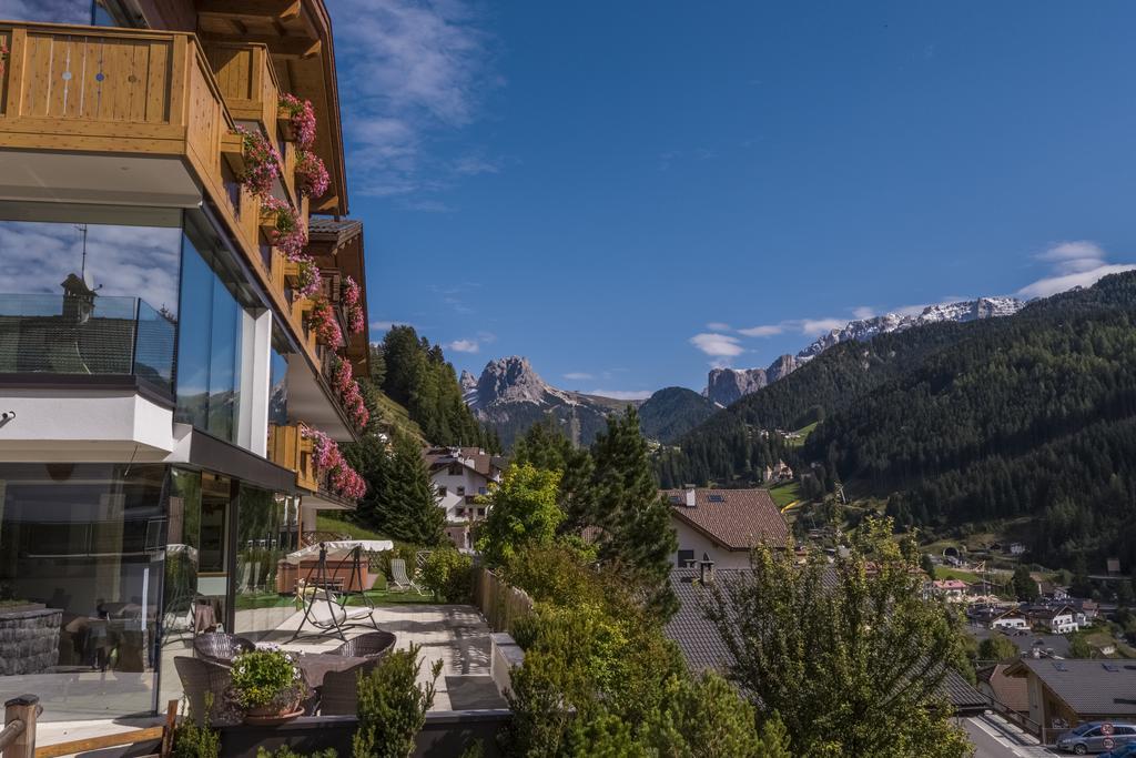 Hotel Garni Gardena - Appartments Santa Cristina Val Gardena Екстериор снимка
