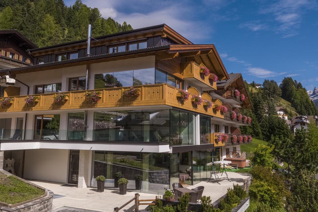 Hotel Garni Gardena - Appartments Santa Cristina Val Gardena Екстериор снимка